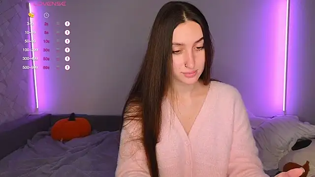 Snapshot of KikkyMi chatting on November 2025 08:23:02 PM KikkyMi online show from November 2025 08:23:02 PM