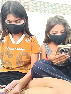 Snapshot of Lovely--girl chatting on May 2026 11:15:01 AM Lovely--girl online show from May 2026 11:15:01 AM