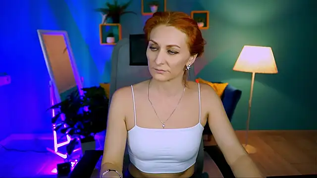 Snapshot of DianaTorrens chatting on November 2025 08:26:01 AM DianaTorrens online show from November 2025 08:26:01 AM