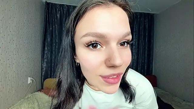 StacieGregoreski online show from December 2025 02:35:01 PM