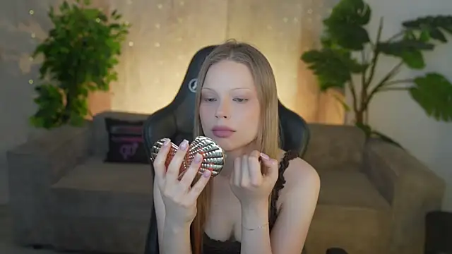 Snapshot of Charlotte_Dreams chatting on June 2026 10:31:02 AM Charlotte Dreams online show from June 2026 10:31:02 AM