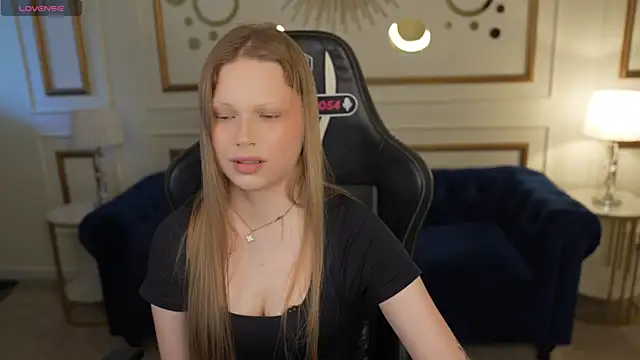 Snapshot of Charlotte_Dreams chatting on June 2026 03:35:01 PM Charlotte Dreams online show from June 2026 03:35:01 PM