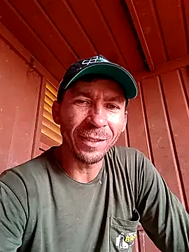 Snapshot of RobertoLuiz84 chatting on January 2026 06:11:02 PM RobertoLuiz84 online show from January 2026 06:11:02 PM