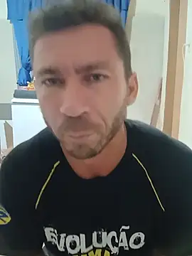 RobertoLuiz84 online show from May 2026 02:20:02 AM