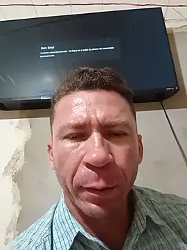 Snapshot of RobertoLuiz84 chatting on June 2026 10:58:01 PM RobertoLuiz84 online show from June 2026 10:58:01 PM