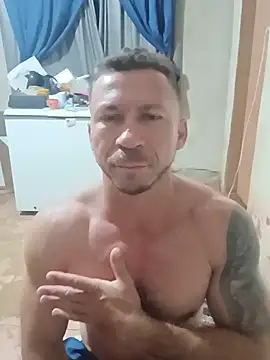 Snapshot of RobertoLuiz84 chatting on July 2026 03:32:01 AM RobertoLuiz84 online show from July 2026 03:32:01 AM