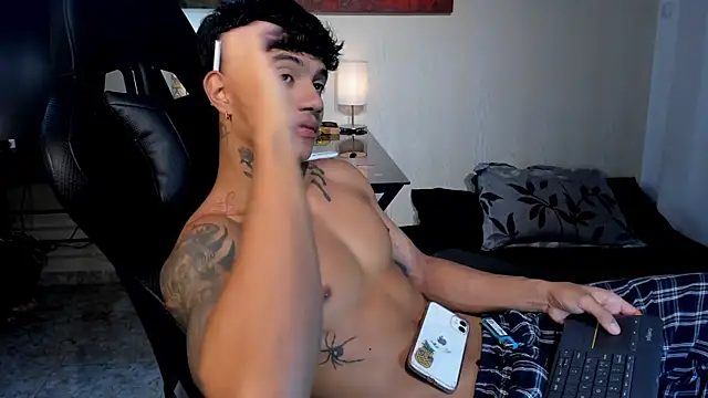 Snapshot of aress_damon chatting on December 2025 10:05:01 PM aress damon online show from December 2025 10:05:01 PM