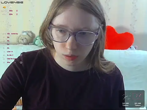 Snapshot of LustfulSarah chatting on May 2026 07:32:02 PM LustfulSarah online show from May 2026 07:32:02 PM