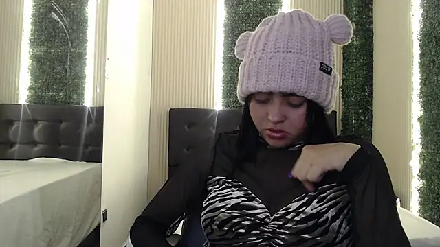 mia violet8 online show from November 2025 12:24:02 AM