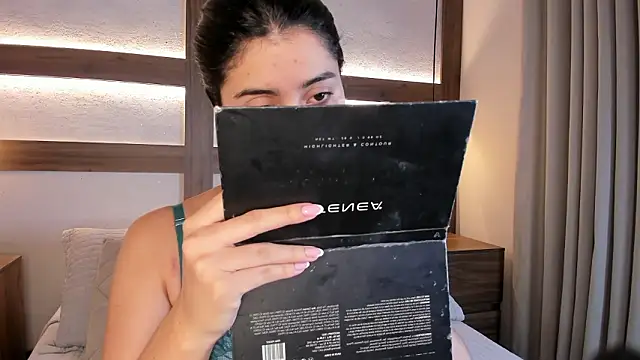 SarhaVega online show from March 2026 12:49:02 PM