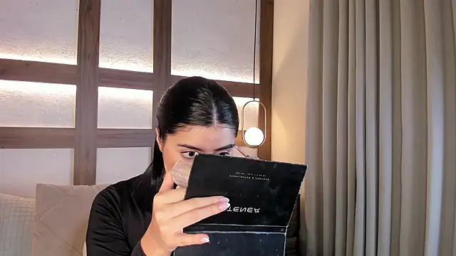 SarhaVega online show from March 2026 01:12:02 PM