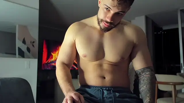 Valenthino Salvatore online show from March 2026 03:39:02 AM