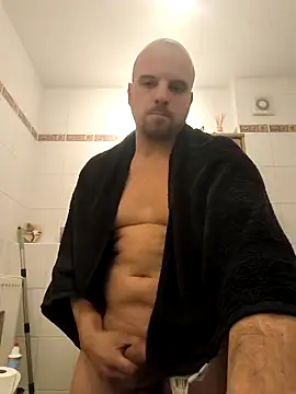 Snapshot of Phoenix2310 chatting on December 2025 09:53:02 PM Phoenix2310 online show from December 2025 09:53:02 PM