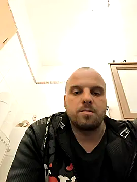 Snapshot of Phoenix2310 chatting on February 2026 02:33:01 PM Phoenix2310 online show from February 2026 02:33:01 PM