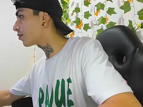 Snapshot of beatandtalk chatting on November 2025 04:22:02 PM beatandtalk online show from November 2025 04:22:02 PM