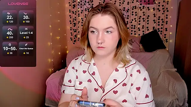 lovelyy julia online show from November 2025 08:06:01 AM