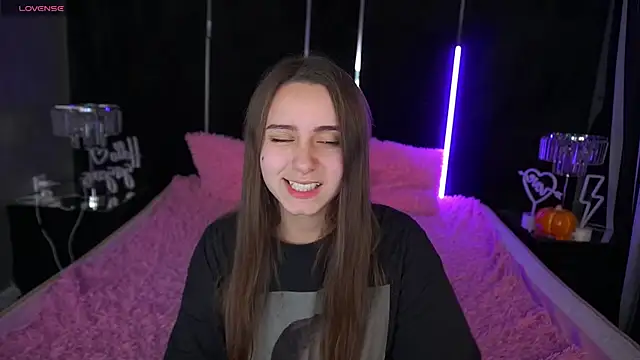 TinyNatalie online show from November 2025 03:02:01 PM