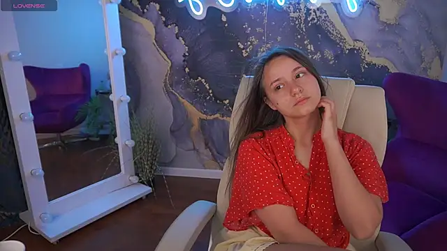Snapshot of TinyNatalie chatting on July 2026 01:54:01 AM TinyNatalie online show from July 2026 01:54:01 AM