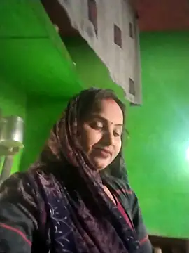 Snapshot of Pooja_hote chatting on November 2025 03:17:02 AM Pooja hote online show from November 2025 03:17:02 AM