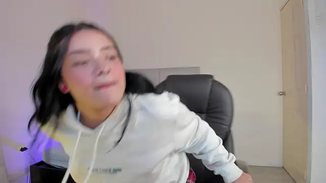 venus evans  online show from December 2025 08:04:01 PM