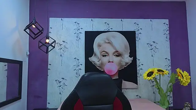 Antonella mc online show from March 2026 12:43:01 PM