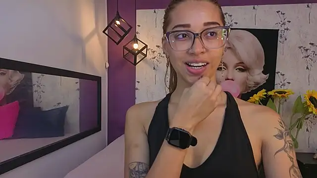 Snapshot of Antonella_mc chatting on May 2026 12:45:02 PM Antonella mc online show from May 2026 12:45:02 PM