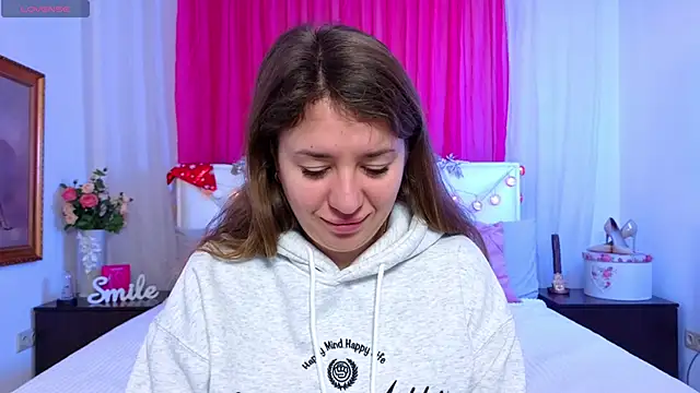 Leona Rae online show from December 2025 07:26:02 AM