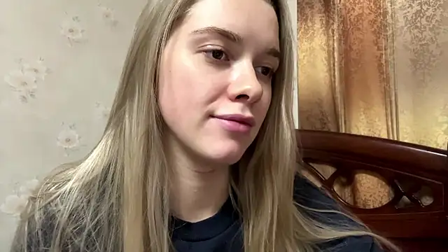 MichikoWienandt online show from December 2025 02:11:01 PM