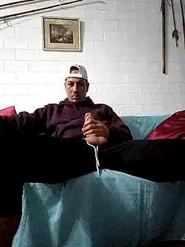Snapshot of Pirulaibe23 chatting on June 2026 04:37:01 AM Pirulaibe23 online show from June 2026 04:37:01 AM