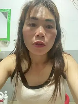 Snapshot of meganmeo chatting on May 2026 10:28:01 PM meganmeo online show from May 2026 10:28:01 PM