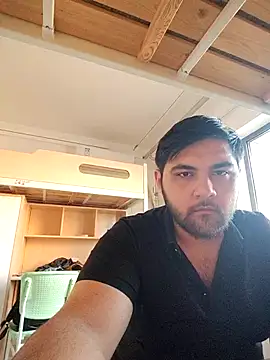 Snapshot of Koma001 chatting on November 2025 08:03:02 AM Koma001 online show from November 2025 08:03:02 AM