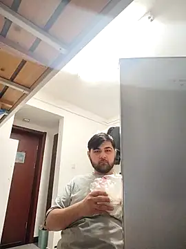 Snapshot of Koma001 chatting on February 2026 05:30:01 PM Koma001 online show from February 2026 05:30:01 PM