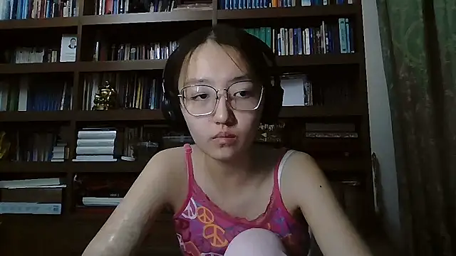 LinaClous online show from March 2026 01:39:01 PM