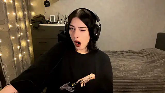 Meowluly online show from January 2026 09:31:02 PM