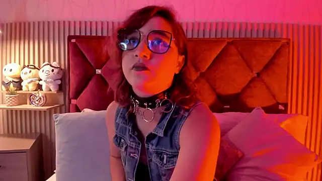 Snapshot of Kiri_Velvet chatting on April 2026 08:21:01 PM Kiri Velvet online show from April 2026 08:21:01 PM
