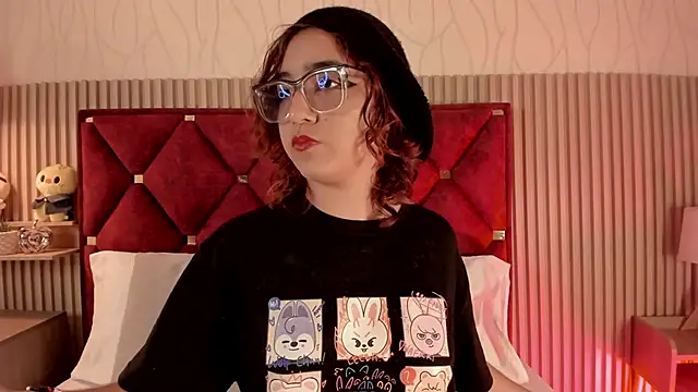 Snapshot of Kiri_Velvet chatting on May 2026 08:14:01 PM Kiri Velvet online show from May 2026 08:14:01 PM