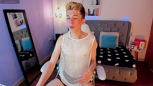 Snapshot of Juaan_Diick chatting on February 2026 04:38:02 PM Juaan Diick online show from February 2026 04:38:02 PM