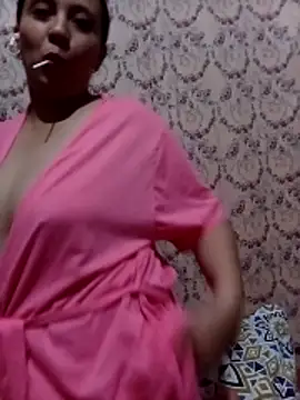 Snapshot of sexymaxine15 chatting on November 2025 05:37:02 PM sexymaxine15 online show from November 2025 05:37:02 PM