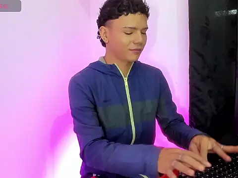 Snapshot of secret_justin7 chatting on November 2025 12:19:02 PM secret justin7 online show from November 2025 12:19:02 PM