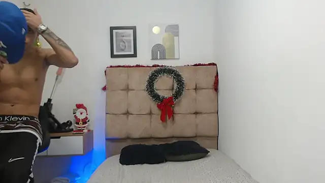 Snapshot of RhythmSensualXX chatting on December 2025 02:56:02 PM RhythmSensualXX online show from December 2025 02:56:02 PM