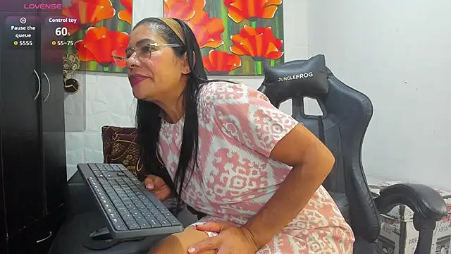 Miss clarepocahose online show from April 2026 01:49:01 AM