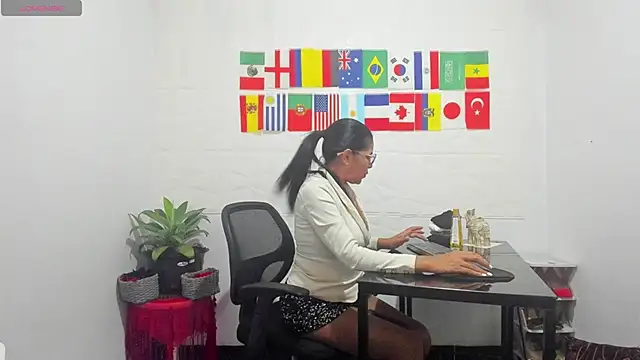 Snapshot of Miss_clarepocahose chatting on June 2026 01:08:02 AM Miss clarepocahose online show from June 2026 01:08:02 AM