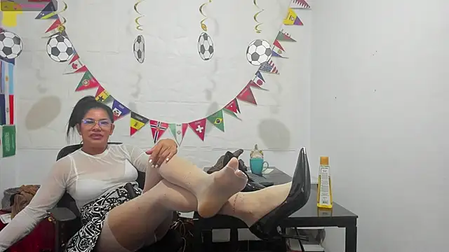 Snapshot of Miss_clarepocahose chatting on June 2026 03:25:01 AM Miss clarepocahose online show from June 2026 03:25:01 AM
