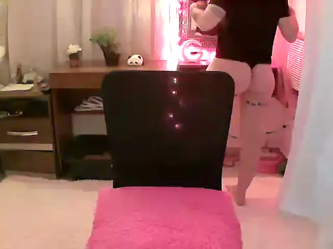 Snapshot of MissDominicc chatting on January 2026 03:01:01 AM MissDominicc online show from January 2026 03:01:01 AM