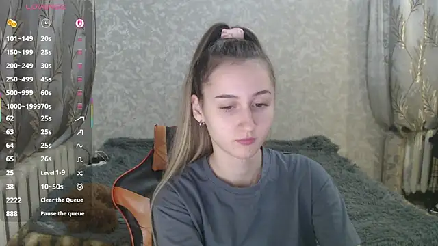 Snapshot of Ave_Costly chatting on December 2025 04:47:01 PM Ave Costly online show from December 2025 04:47:01 PM