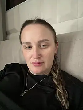 TomilaSi online show from April 2026 10:46:01 AM