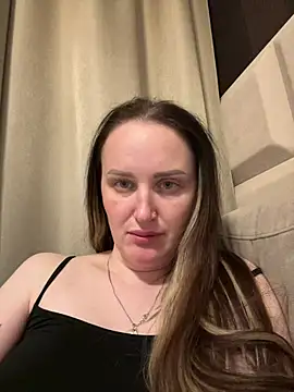 Snapshot of TomilaSi chatting on April 2026 08:09:02 PM TomilaSi online show from April 2026 08:09:02 PM