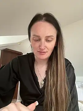 Snapshot of TomilaSi chatting on May 2026 04:48:01 PM TomilaSi online show from May 2026 04:48:01 PM