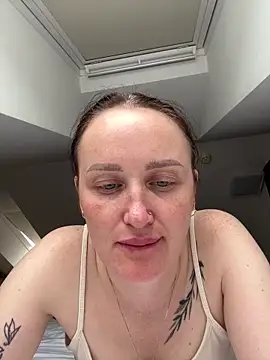 Snapshot of TomilaSi chatting on May 2026 11:49:02 AM TomilaSi online show from May 2026 11:49:02 AM