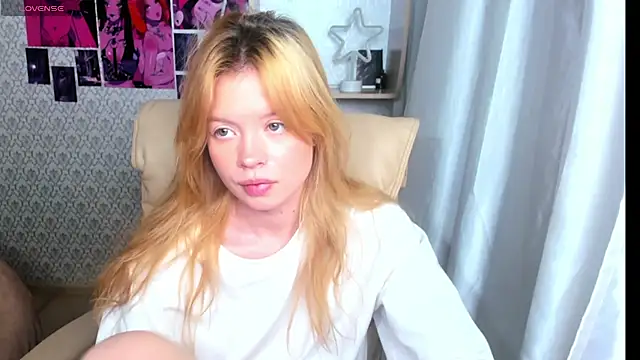 Snapshot of AlysaMeow chatting on November 2025 08:03:02 AM AlysaMeow online show from November 2025 08:03:02 AM